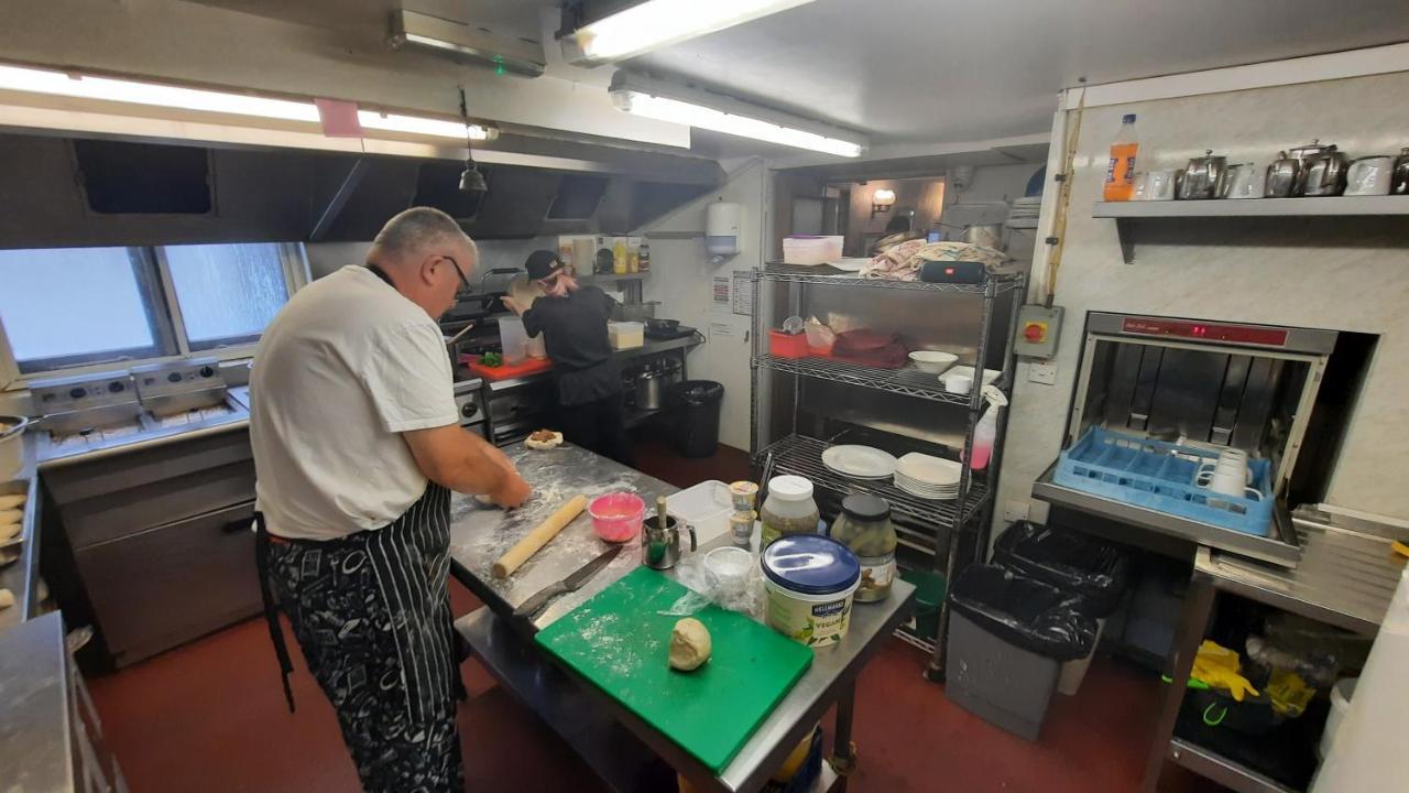 Kings Arms Hotel Hawkshead Extérieur photo